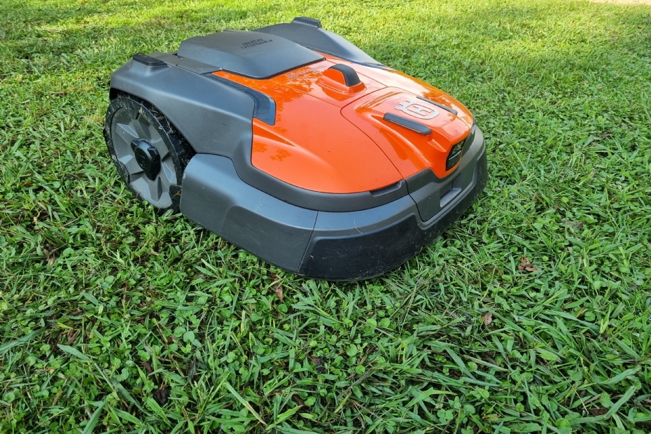 Demonstration of the Automower 540 EPOS with Vision camera in Parc de la Ciutadella (Photo: NWST - Stad + Groen) Demonstration of the Automower 540 EPOS with Vision camera in Parc de la Ciutadella (Photo: NWST - Stad + Groen)