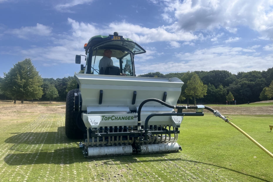 TopChanger enables sand injection using water pressure.